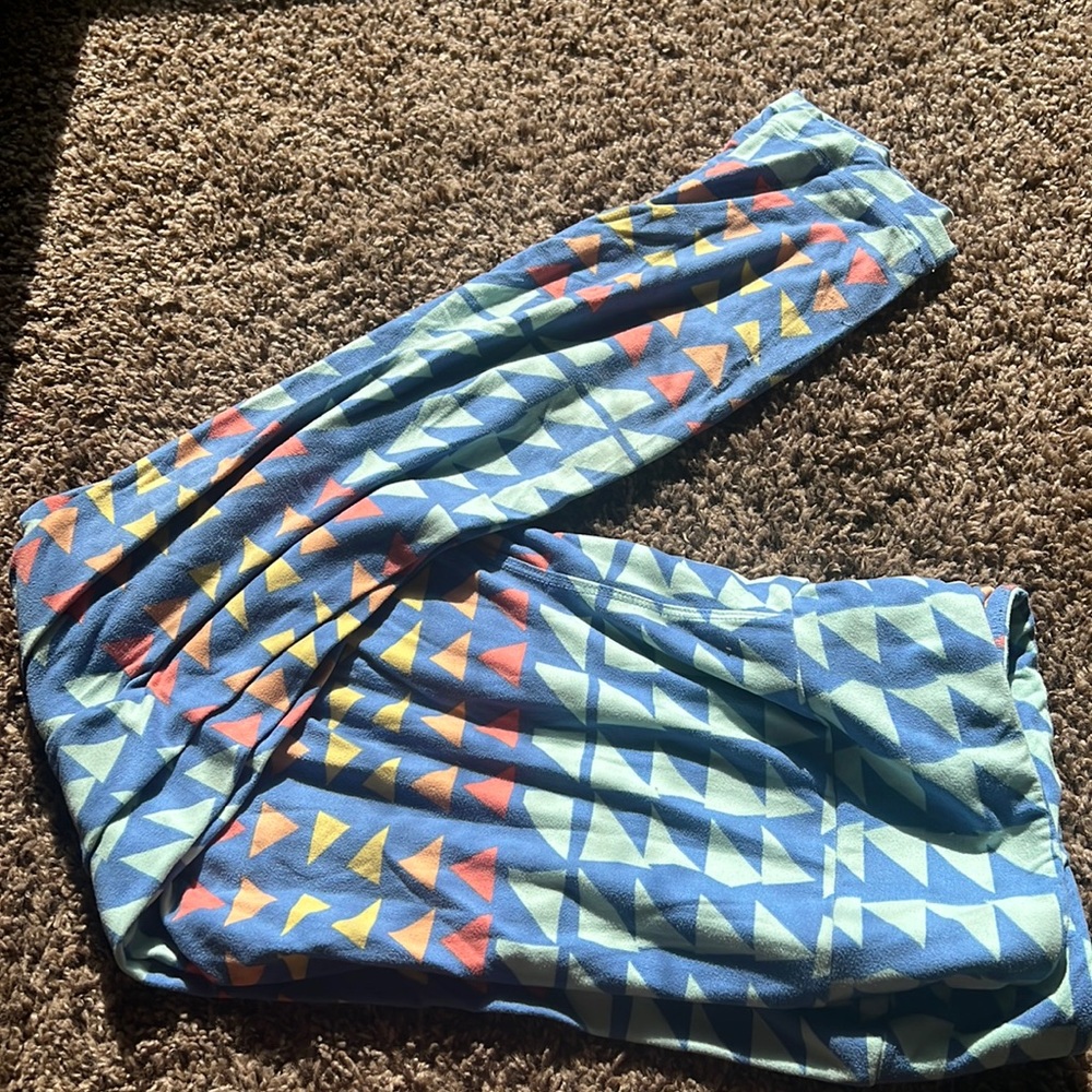 Tall and curvy Lularoe leggings